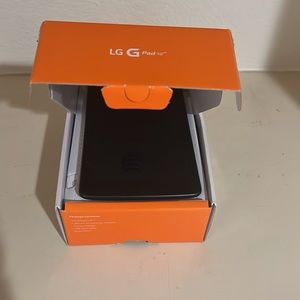 LG G PAD 7.0 - Tablet NEW!!! Black. Att